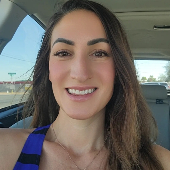 Meet your Posher, Amy - Picture 2 of 2